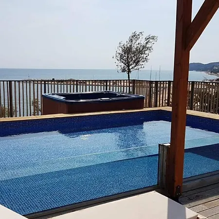 Menel The Tree House- Adults Only 2*