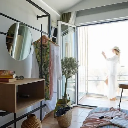 Menel The Tree House- Adults Only