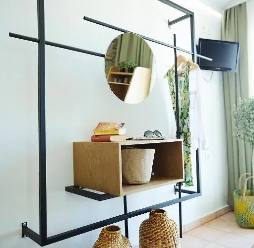 Menel The Tree House- Adults Only מלון