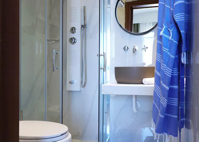 Menel The Tree House- Adults Only מלון לימנריה