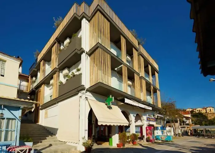 מלון Menel The Tree House- Adults Only לימנריה