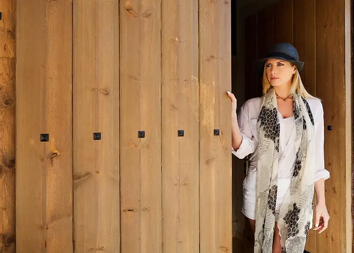 מלון Menel The Tree House- Adults Only לימנריה