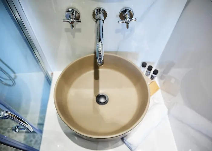 Menel The Tree House- Adults Only מלון 2*